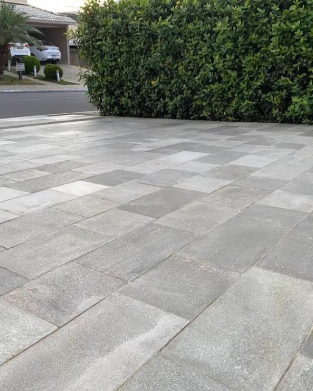 Piso externo feito com Pedra 10 x Diversos cinza